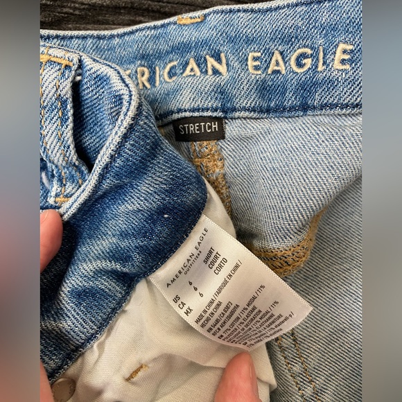 American Eagle Curvy Mom Jean - Size 6 - Picture 7 of 11